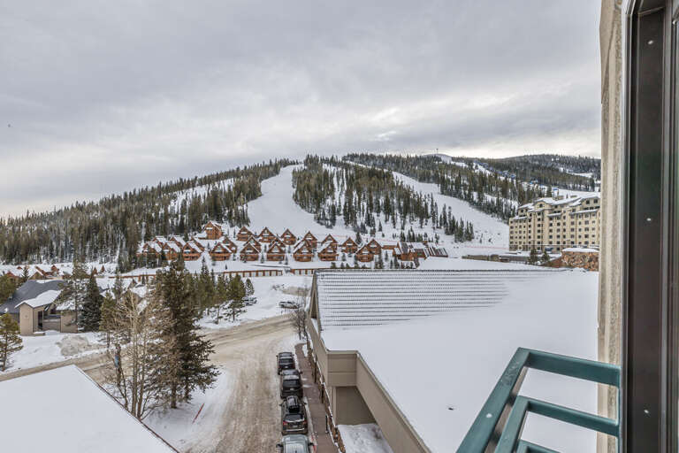 Gorgeous mountain views | Exterior Gorgeous mountain views | Exterior