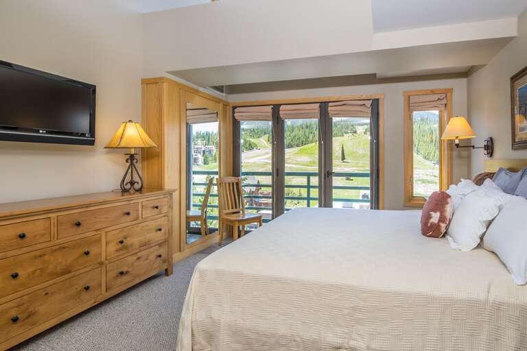 Wake up to morning sun | Main Level