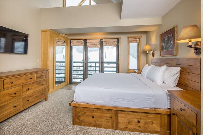 Wake up to snow flurries | Main Level