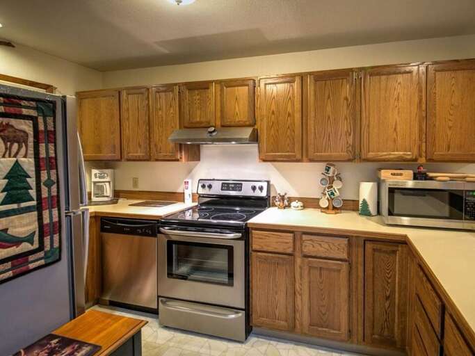 Ample counter space | Main Level Ample counter space | Main Level