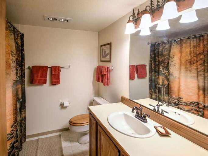 Lots of space to get ready | Main Level Lots of space to get ready | Main Level