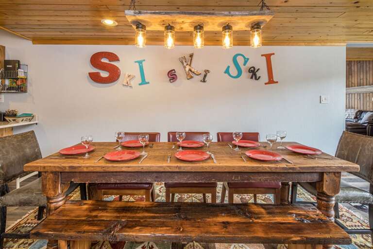 Gather round for dinner | Main Level