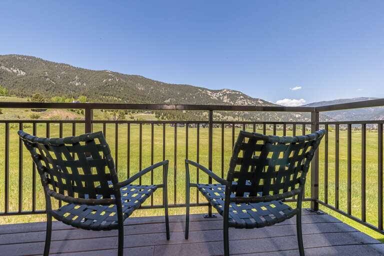 Balcony with chairs to enjoy your morning coffee | Exterior