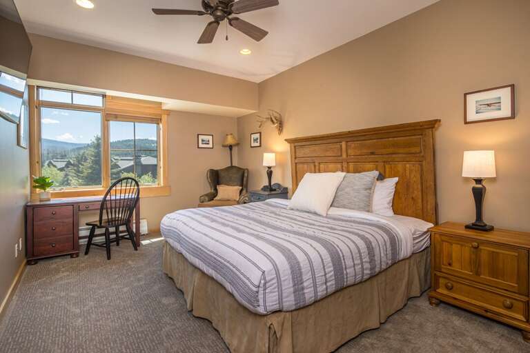 King-size Bed | Upper Level