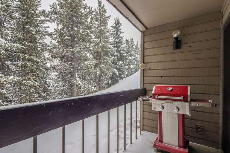 Grill your favorite meals | Exterior