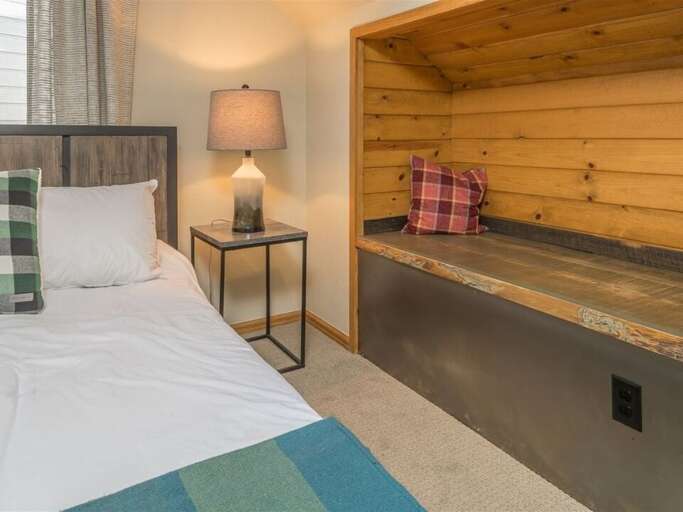 Have fun in the nook | Main Level