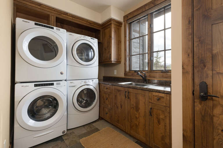 Common Area | Laundry Area | Main Level