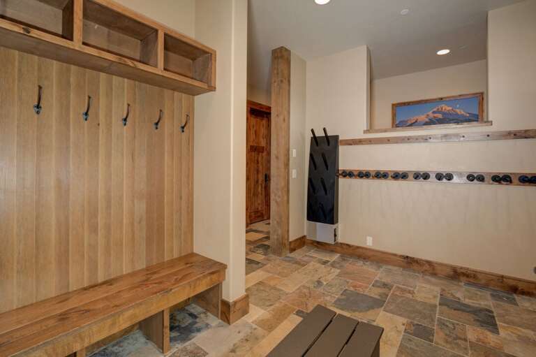 Common Area | Locker Room