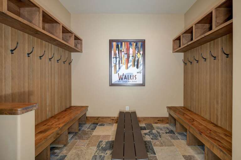 Common Area | Locker Room