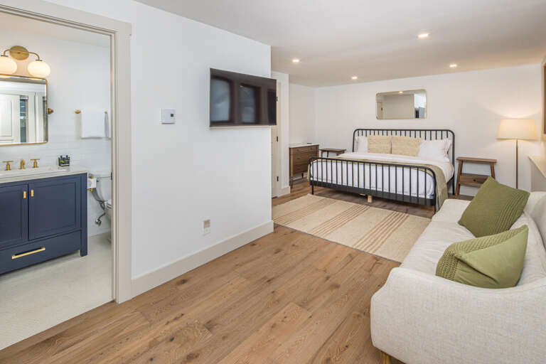 Primary Bedroom | King-sized Bed | Lower Level