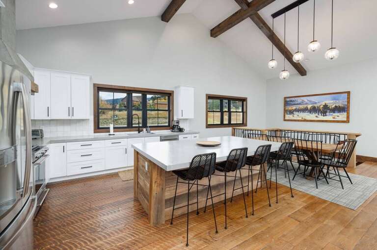 Have breakfast at the bar | Main Level