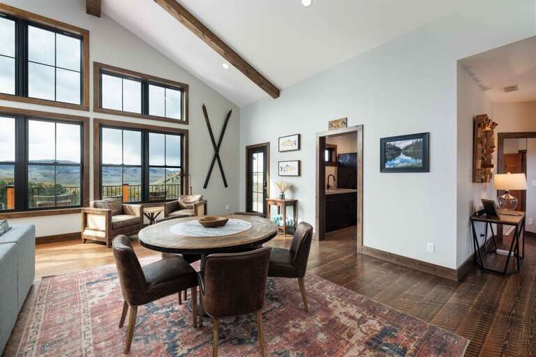 Have dinner with a view  | Main Level