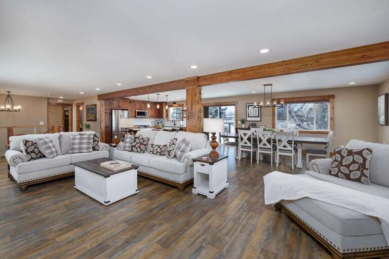 Lounge in Luxury Lounge in Luxury