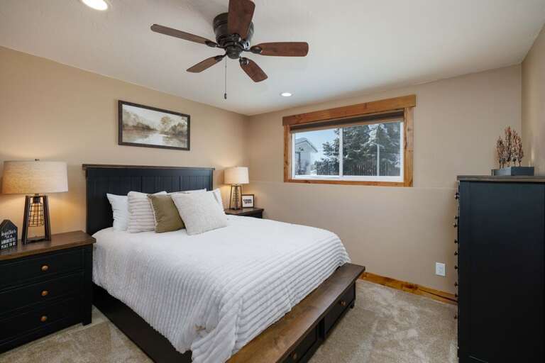 Super comfy! | Queen-Sized Bed Super comfy! | Queen-Sized Bed