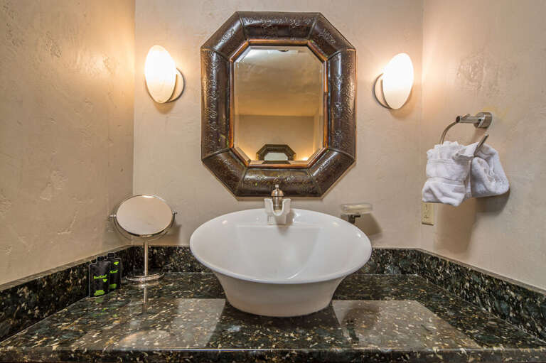 Lots of space to get ready | Main Level Lots of space to get ready | Main Level