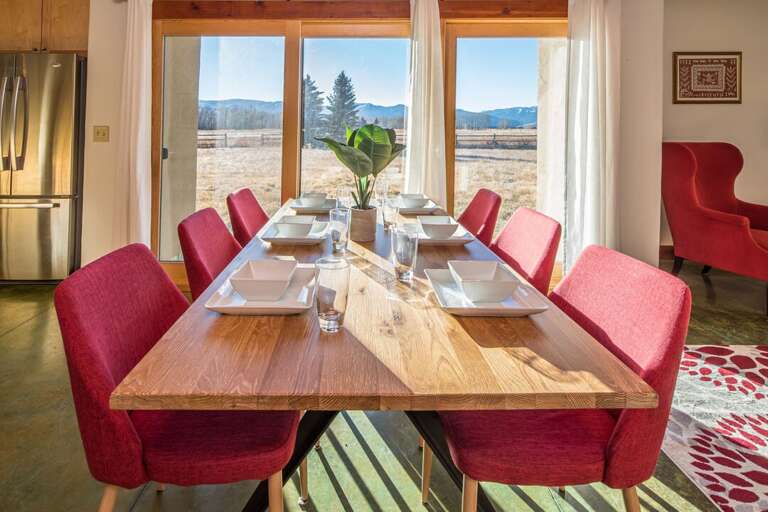 Serve up a delicious dinner | Main Level Serve up a delicious dinner | Main Level