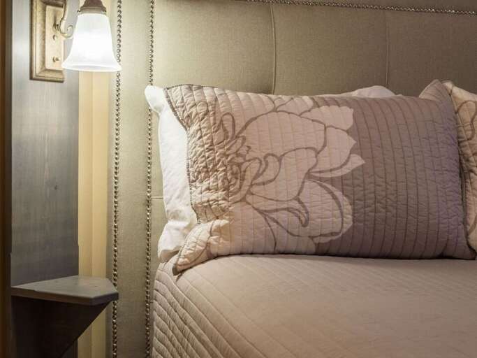 King-Sized Bed King-Sized Bed