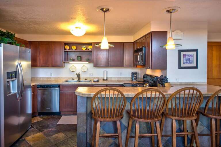 Have breakfast at the bar | Main Level Have breakfast at the bar | Main Level