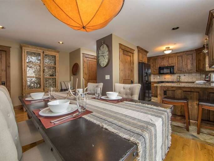 Eat together | Main Level Eat together | Main Level