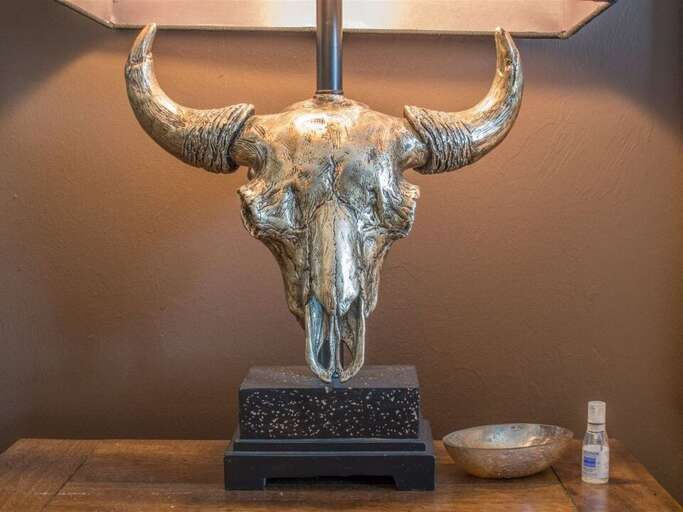 Gorgeous decor throughout | Main Level Gorgeous decor throughout | Main Level