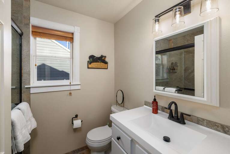 Master bathroom ensuite on the main level