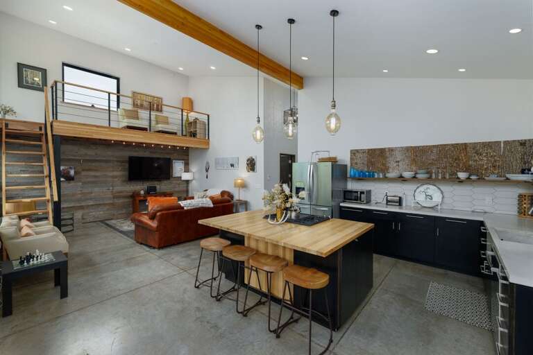 Kitchen | Main Level