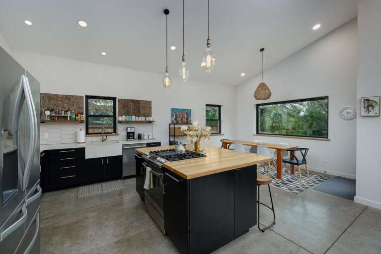 Kitchen | Main Level