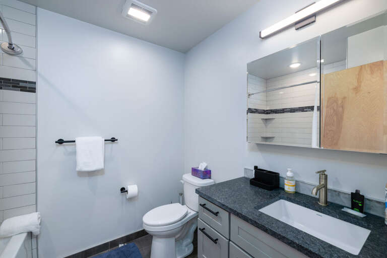 Second bathroom with tub Second bathroom with tub