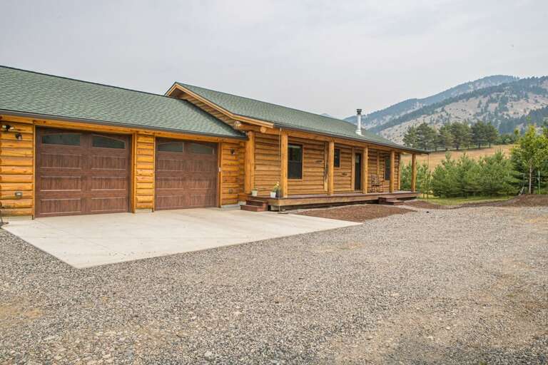 Plenty of parking | Exterior Plenty of parking | Exterior