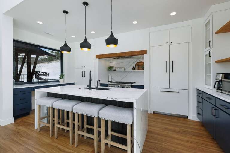 Enjoy breakfast, lunch, or dinner as a family Enjoy breakfast, lunch, or dinner as a family