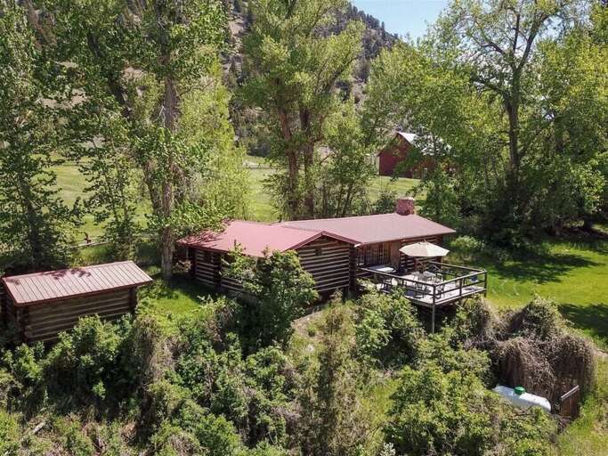 Hangout on the deck | Exterior