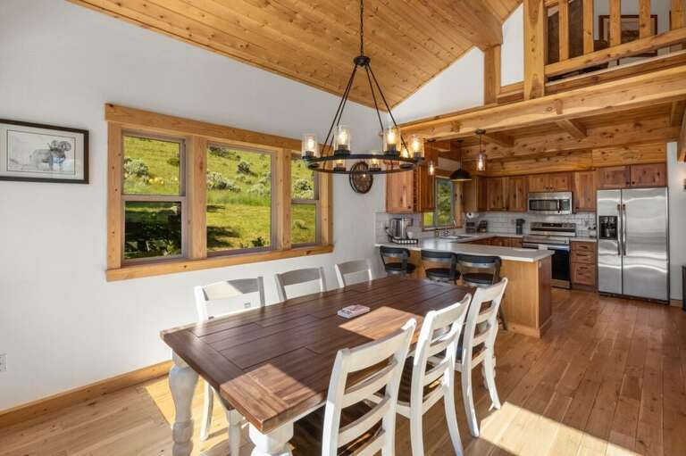 Enjoy a delicious meal together | Main Level Enjoy a delicious meal together | Main Level