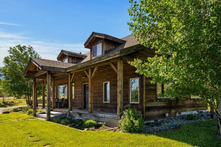 Inviting front yard | Exterior Inviting front yard | Exterior