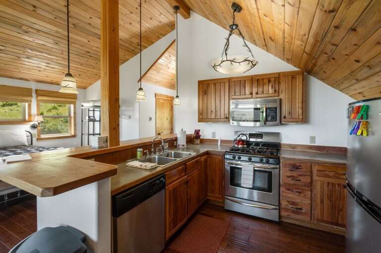 Lots of counter space to prep | Guest Suite | Upper Level Lots of counter space to prep | Guest Suite | Upper Level