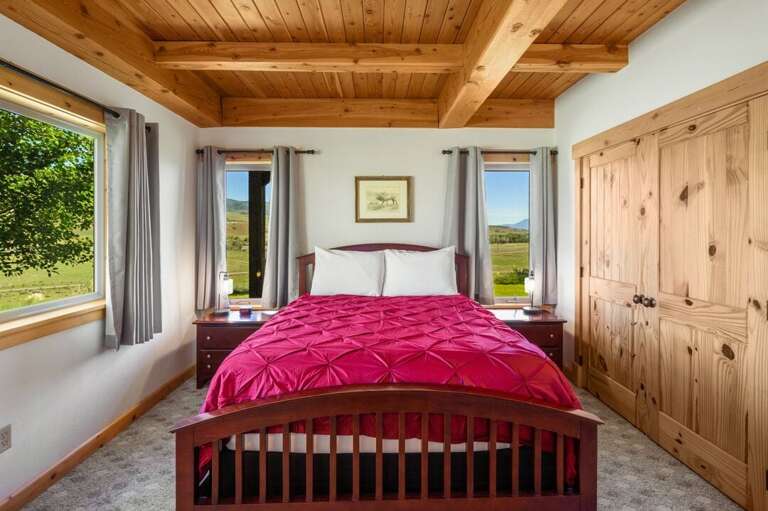 Queen-size Bed | Main Level Queen-size Bed | Main Level