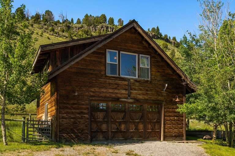 Separate suite above the garage | Exterior Separate suite above the garage | Exterior