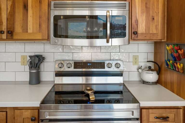 Stainless steel appliances | Main Level Stainless steel appliances | Main Level