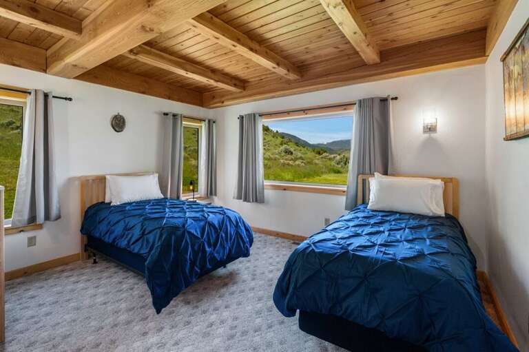 Two Twin Beds | Main Level