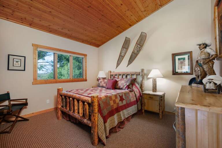 Cozy up in bed | Queen Bed | Main Level