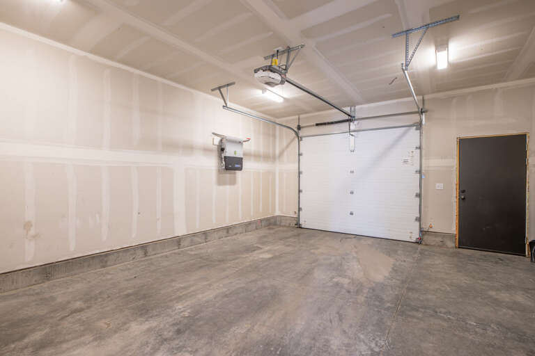 Private parking in the garage Private parking in the garage