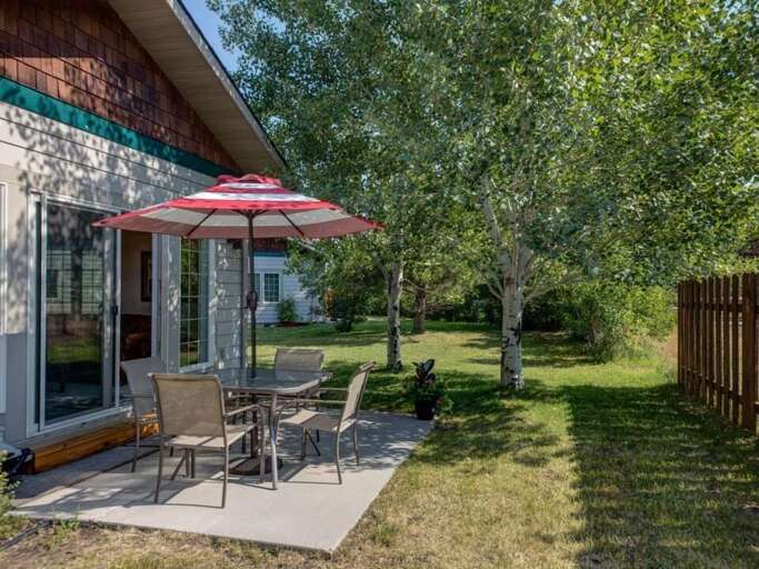 Hangout in the backyard | Exterior Hangout in the backyard | Exterior