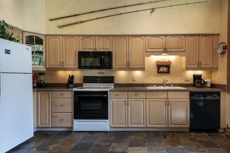 Plenty of room to cook your favorite meal | Main Level