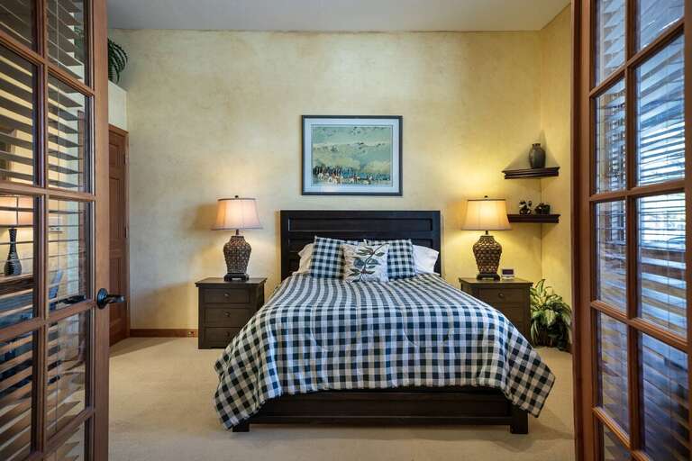 Relax after a day of adventure | Queen Bed | Main Level