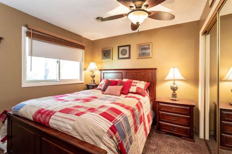 Get comfy | Queen Bed | Main Level Get comfy | Queen Bed | Main Level