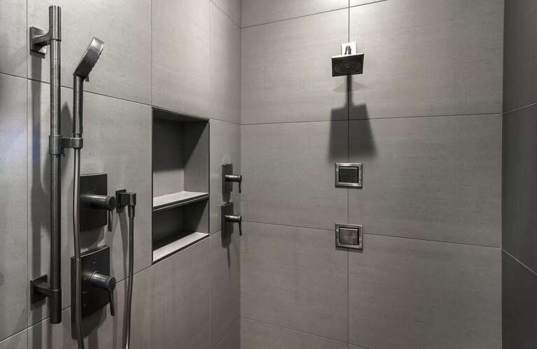 Master Bathroom 2, private ensuite!