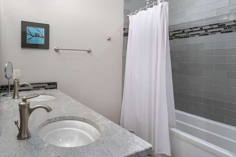 Master Bedroom 3 ensuite bathroom!