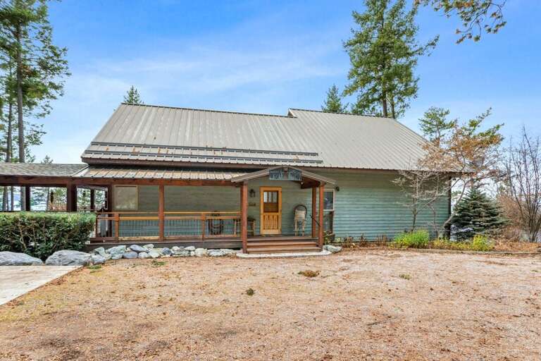 Ample parking | Exterior