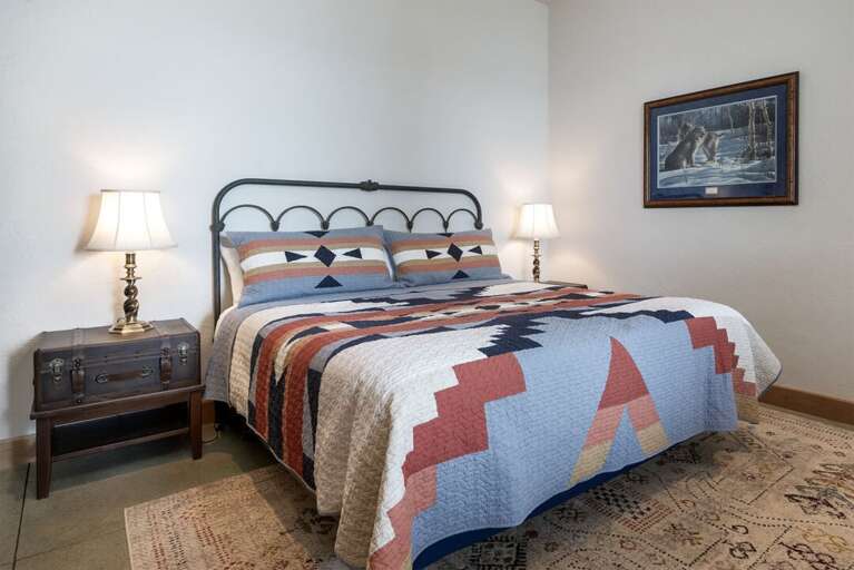 Get a good nights rest  | King Bed|  Lower Level