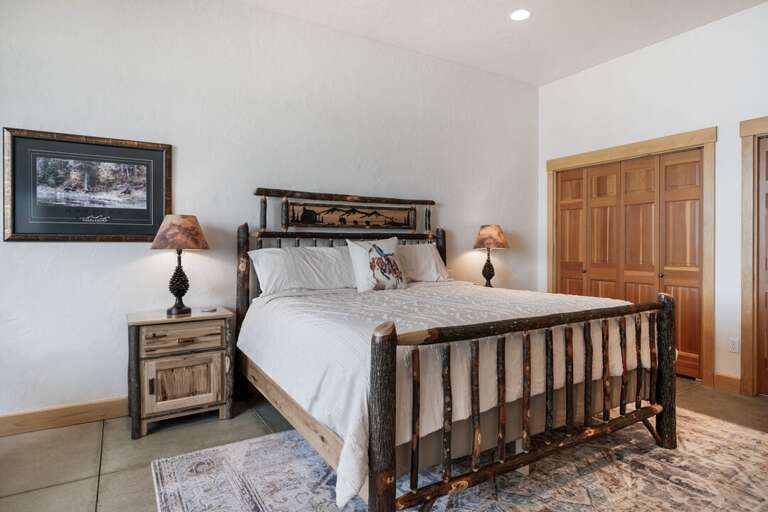 Sleep peacefully | King Bed | Lower Level