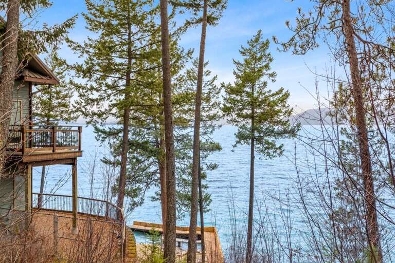 Stunning lake views | Exterior